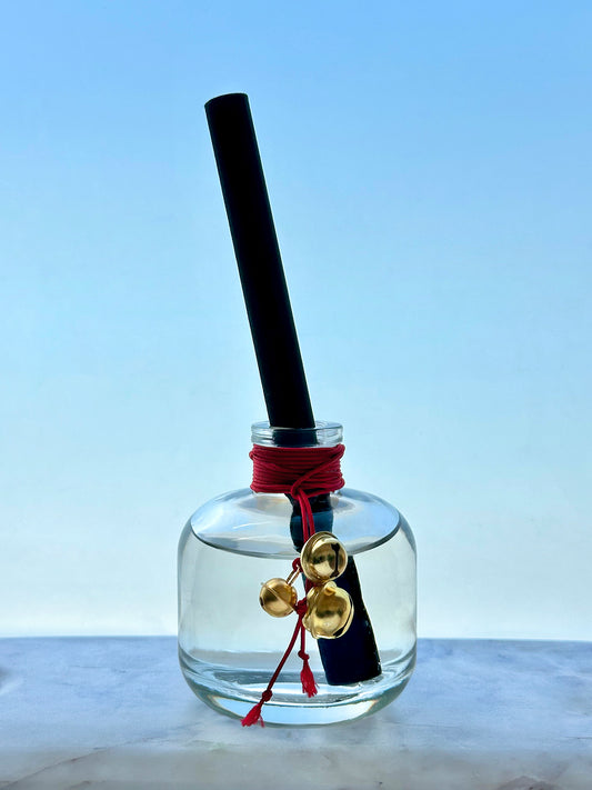 'Dancing Sugar Plums' Limited Edition Diffuser with 1 Single Thick Fibre Reed