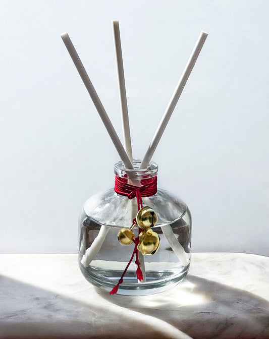 'Dancing Sugar Plums' Limited Edition Diffuser with 5 WHITE 5mm reeds