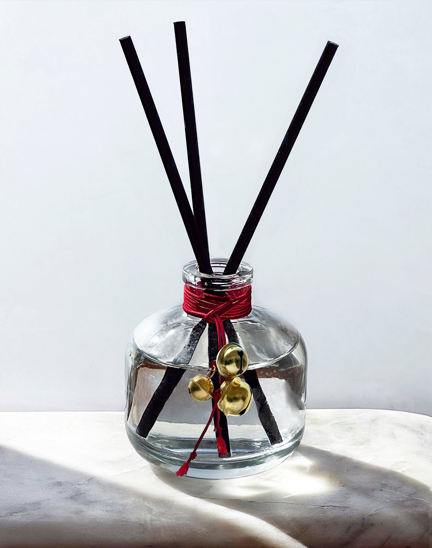 'Dancing Sugar Plums' Limited Edition Diffuser with 5 BLACK 5mm reeds